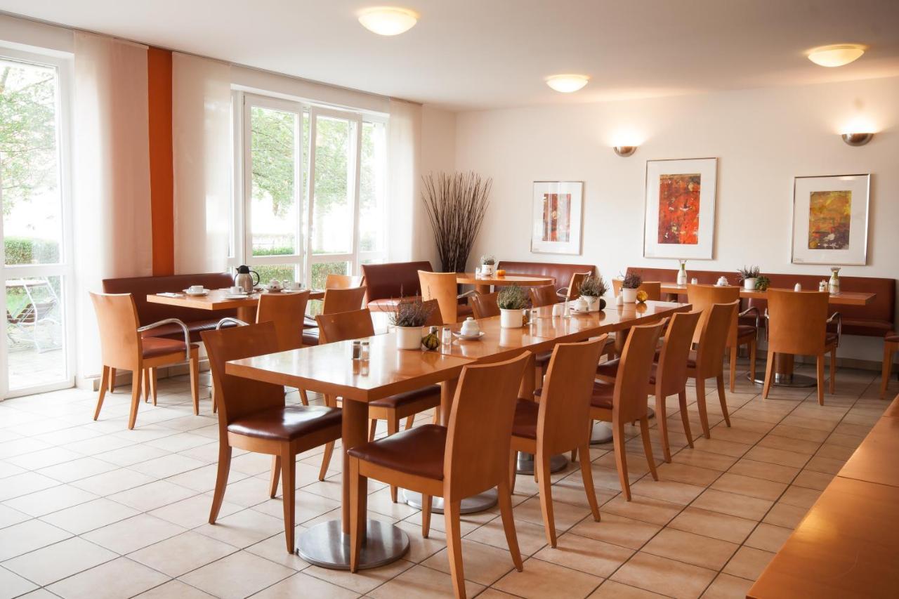 Gastehaus Olympia Reitanlage Munchen-Riem Bed & Breakfast Dış mekan fotoğraf