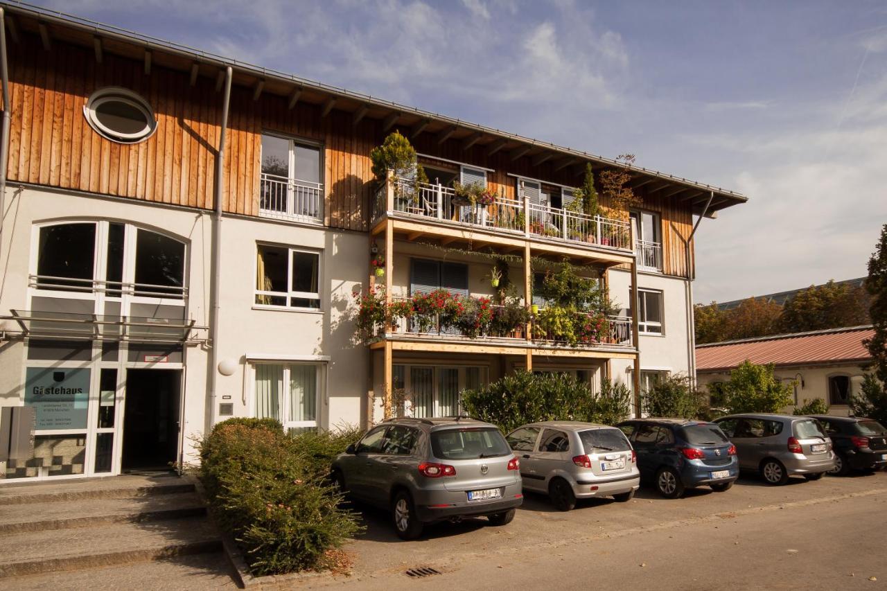 Gastehaus Olympia Reitanlage Munchen-Riem Bed & Breakfast Dış mekan fotoğraf