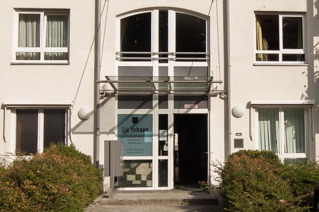 Gastehaus Olympia Reitanlage Munchen-Riem Bed & Breakfast Dış mekan fotoğraf