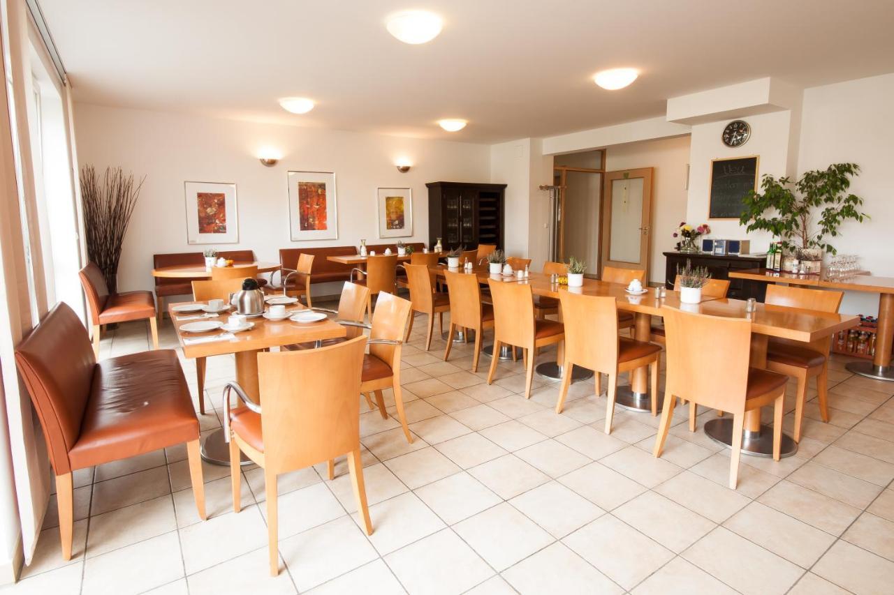 Gastehaus Olympia Reitanlage Munchen-Riem Bed & Breakfast Dış mekan fotoğraf